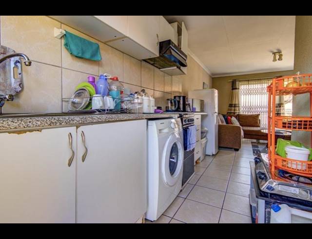 2 BEDROOM SIMPLEX FOR SALE IN BIRCH ACRES